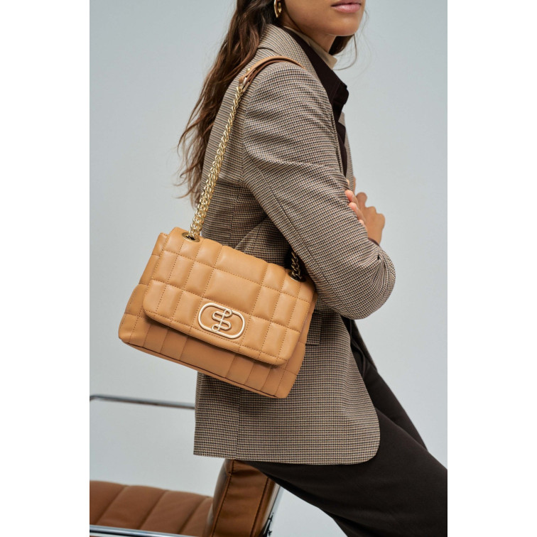 femme quilted fake leather bag w/ ch 120