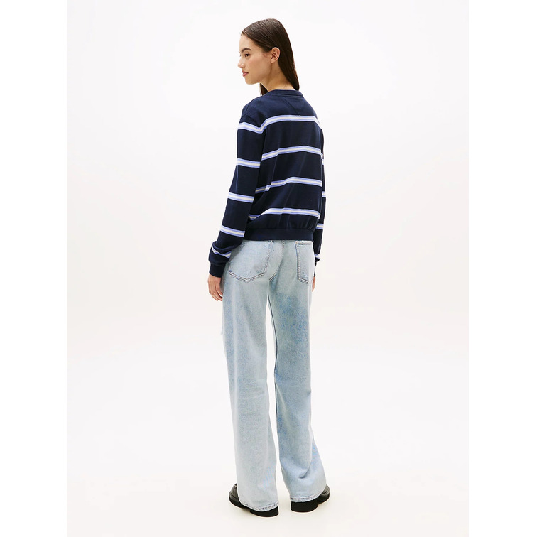 femme tjw essential crew sweater ext c1g