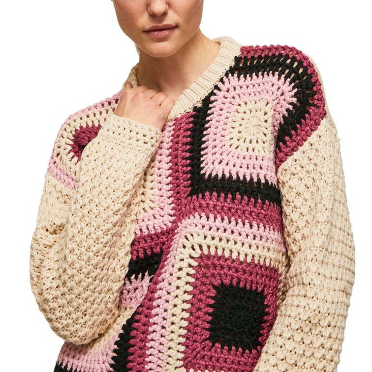 femme tori 821