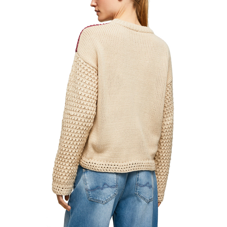 femme tori 821