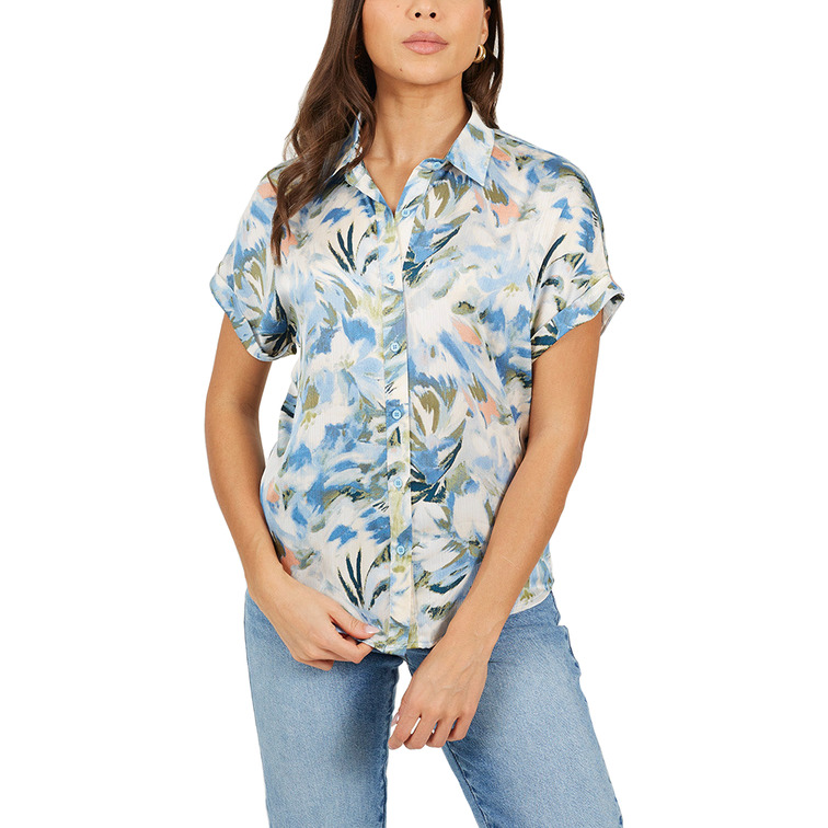 femme chemise blue