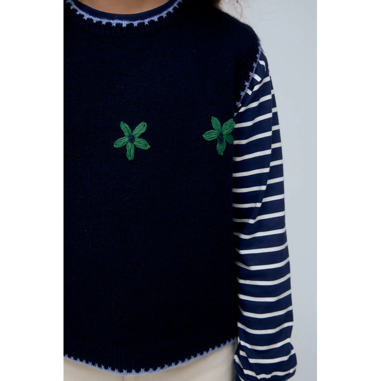 fille vest u