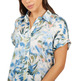 femme chemise blue